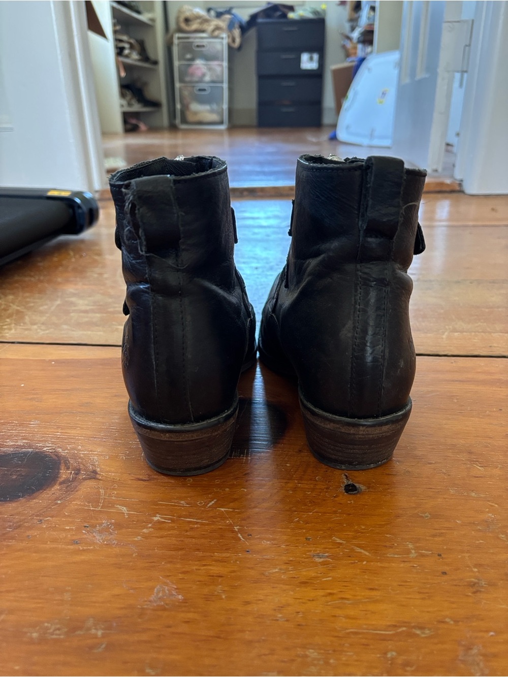 John Fluevog retired Jett Black Leather Triple-Buckle Ankle Boots size 7.5 - Picture 6 of 11